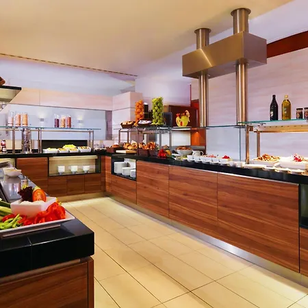 Hotel Sheraton Airport 4*