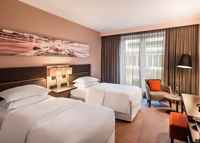 Hotel Sheraton Airport 4*