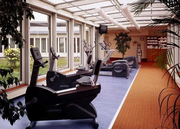 Sheraton Airport 4*