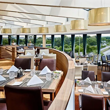 Sheraton Airport Hotel 4*