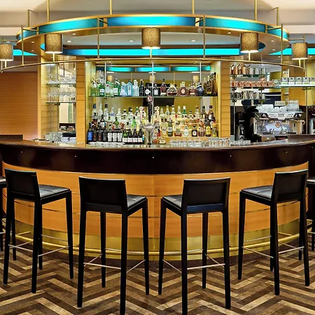 Sheraton Airport Hotel 4*