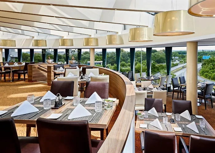 Sheraton Airport Hotell 4*