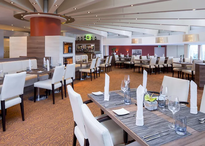 Sheraton Airport Hotel 4*