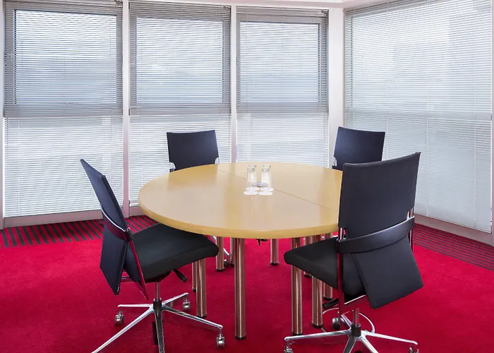 Hotell Sheraton Airport 4*