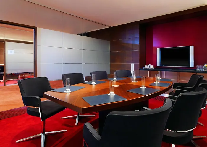 Sheraton Airport 4*