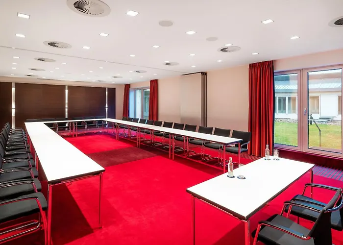 Sheraton Airport Hotel 4*