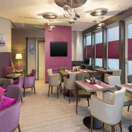 شيراتون إيربورت فندق