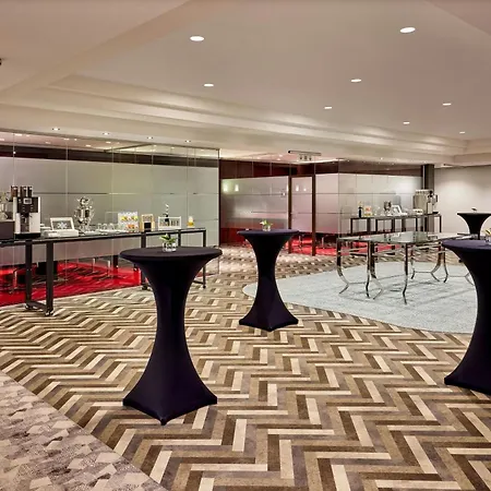 فندق شيراتون إيربورت