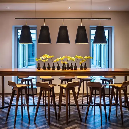 شيراتون إيربورت فندق