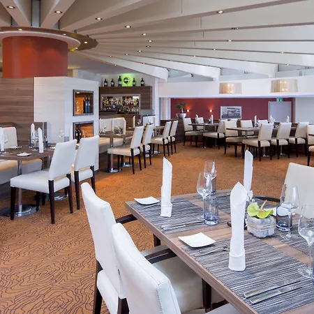 شيراتون إيربورت فندق 4*