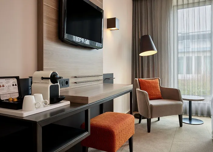 Sheraton Airport Hotel 4*