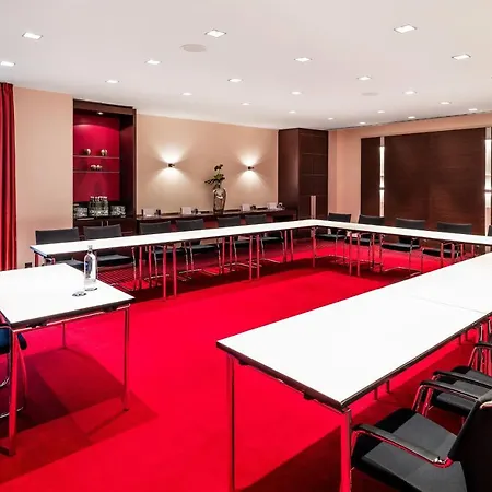 Sheraton Airport 4*