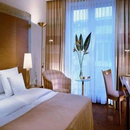 Sheraton Airport 4*