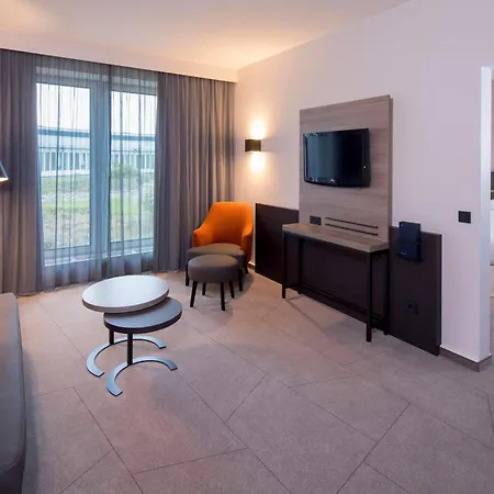 Sheraton Airport 4*