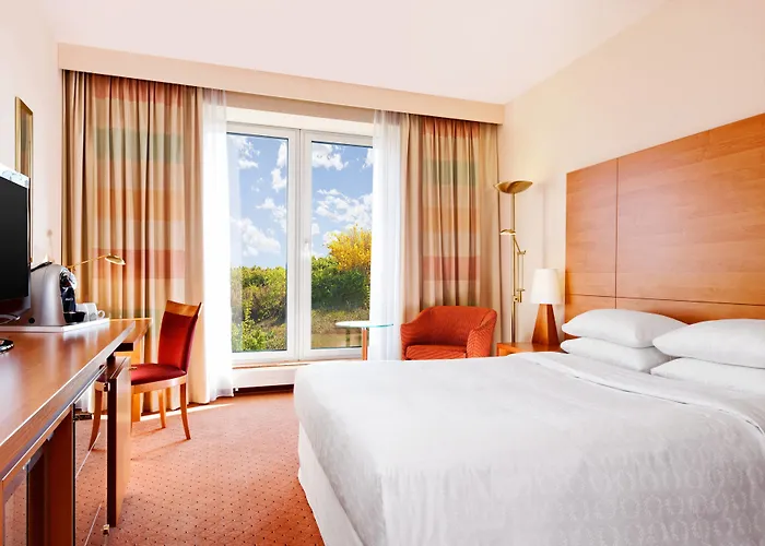 Hotel Sheraton Airport 4*