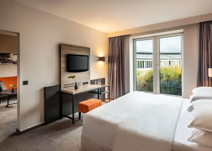 Sheraton Airport 4*